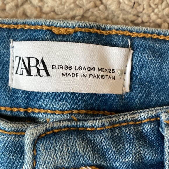 Zara jeans only worn once great condition - Picture 2 of 3
